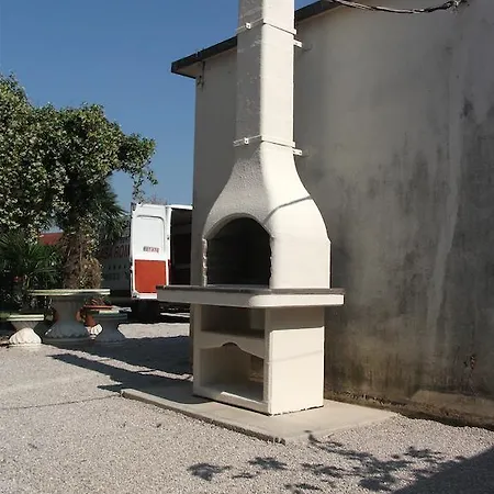 Casa Italia, Center סאצ'ילה