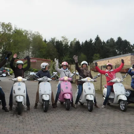 Casa Italia, Center Σατσίλε