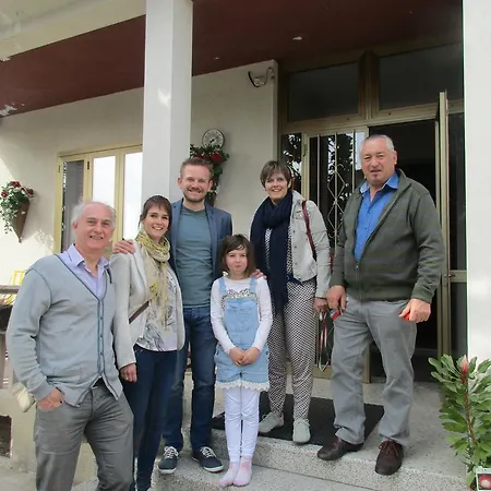 Casa Italia, Center סאצ'ילה