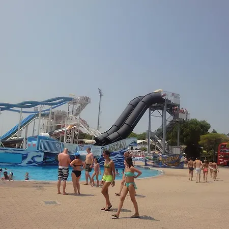 Casa Italia, Center סאצ'ילה