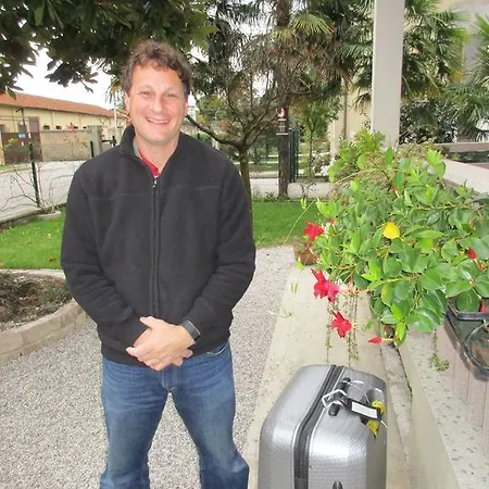 Casa Italia, Center בית נופש סאצ'ילה